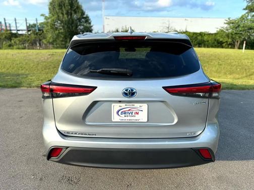 2022 Toyota Highlander Hybrid XLE