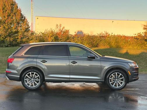 2019 Audi Q7 55 Premium Plus