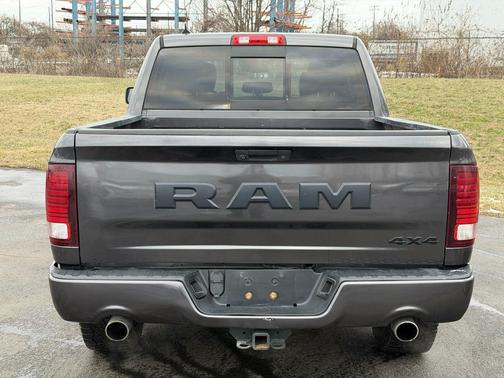 2018 RAM 1500 Night Crew Cab 4x4 5'7' Box