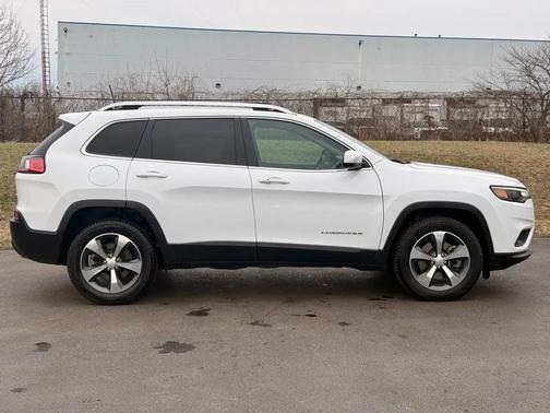 2021 Jeep Cherokee Latitude Lux