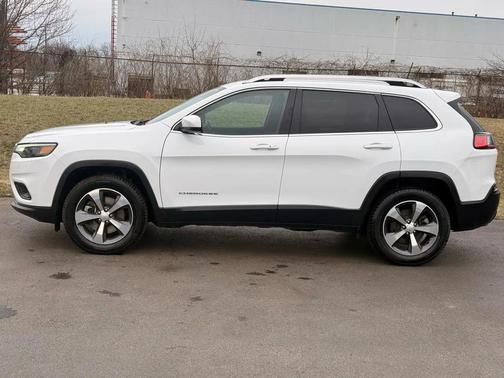 2021 Jeep Cherokee Latitude Lux