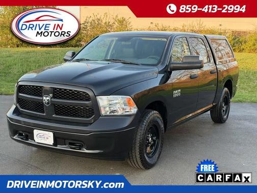 Brilliant Black Crystal Pearlcoat 2017 RAM 1500 Tradesman