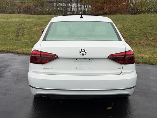 2019 Volkswagen Passat 2.0T Wolfsburg Edition