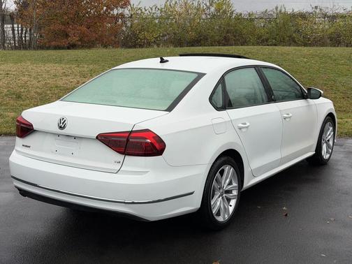 2019 Volkswagen Passat 2.0T Wolfsburg Edition