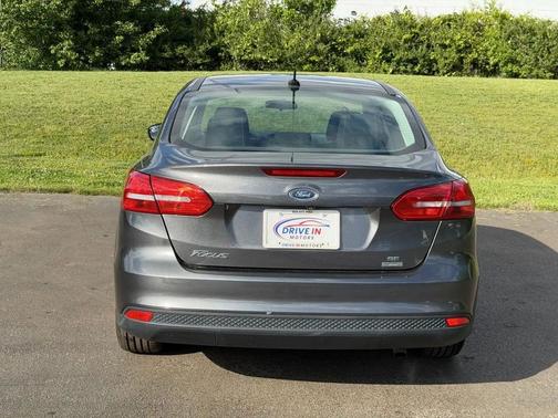 Magnetic Metallic 2018 Ford Focus SE