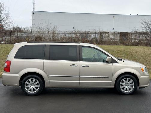 2015 Chrysler Town & Country Touring