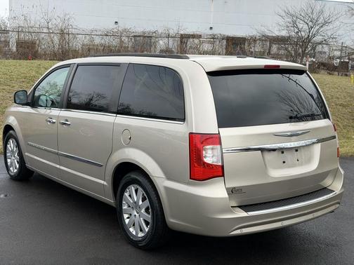 2015 Chrysler Town & Country Touring