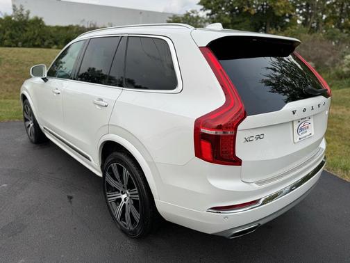 2021 Volvo XC90 Recharge Plug-In Hybrid T8 Inscription 7 Passenger
