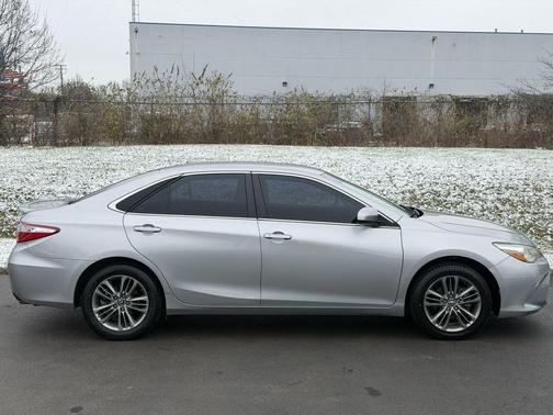 2016 Toyota Camry XLE