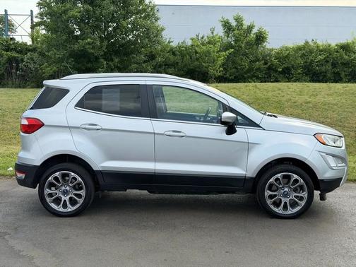 Moondust Silver Metallic 2018 Ford EcoSport Titanium