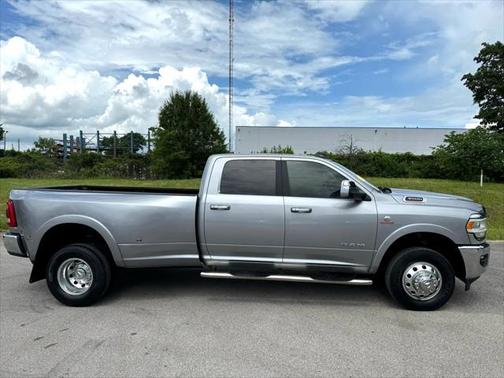 2019 RAM 3500 Laramie Crew Cab 4x4 8' Box