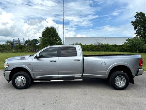 2019 RAM 3500 Laramie Crew Cab 4x4 8' Box