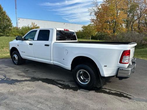 2019 RAM 3500 Tradesman Crew Cab 4x4 8' Box