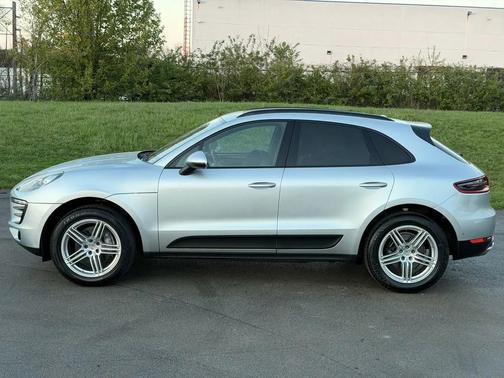 Rhodium Silver Metallic 2017 Porsche Macan Macan
