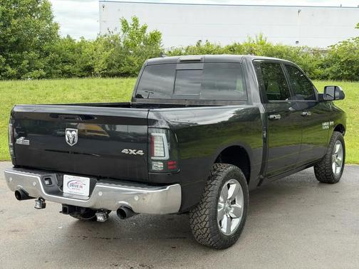 Brilliant Black Crystal Pearlcoat 2018 RAM 1500 Big Horn