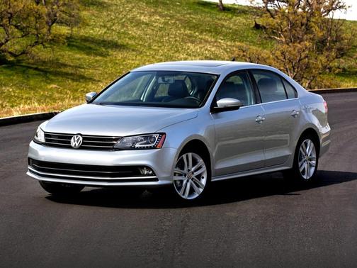 Pure White 2015 Volkswagen Jetta 2.0L TDI SE w/Connectivity