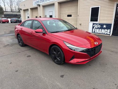 2022 Hyundai ELANTRA SEL