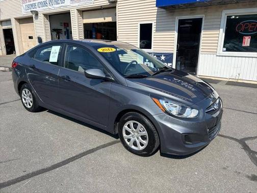 2012 Hyundai Accent SE