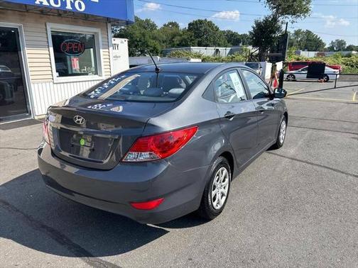 2012 Hyundai Accent SE