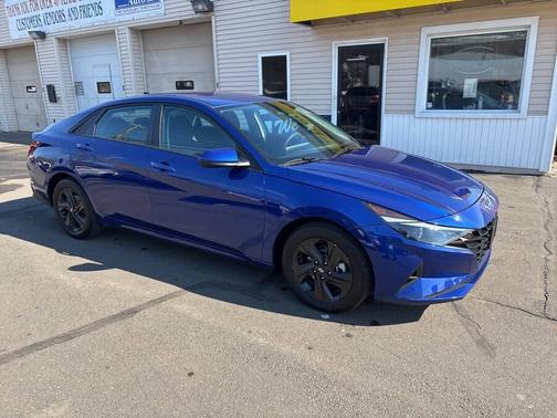 2023 Hyundai ELANTRA SEL