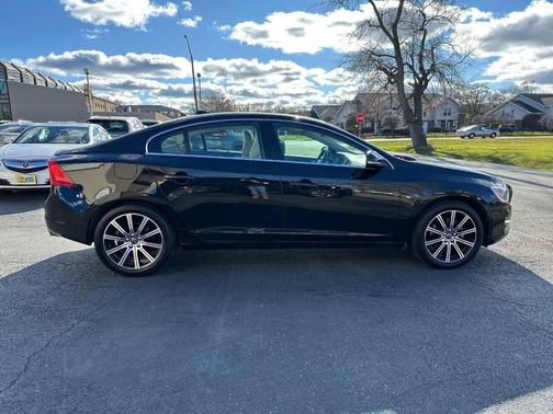 2018 Volvo S60 Inscription T5 Platinum