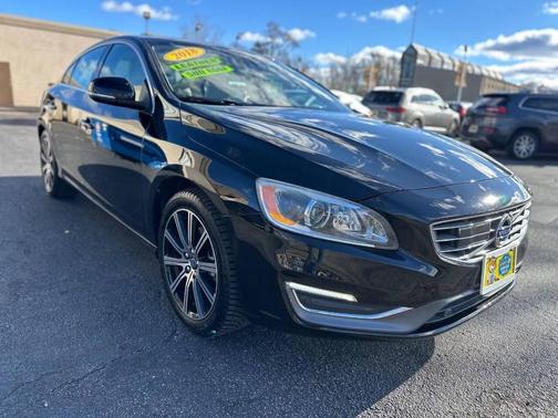 2018 Volvo S60 Inscription T5 Platinum