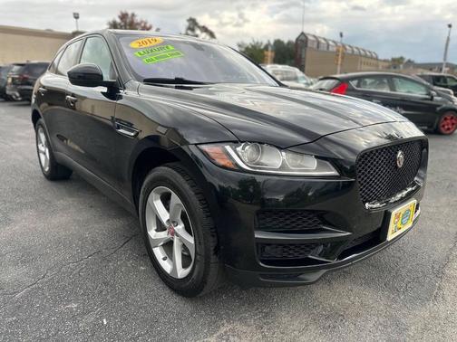 2019 Jaguar F-PACE 25t Premium