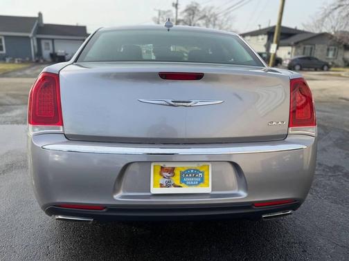2017 Chrysler 300 Limited