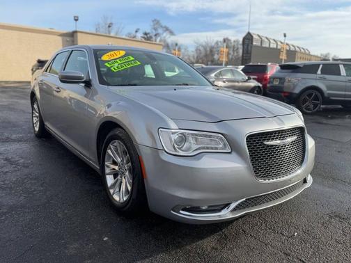 2017 Chrysler 300 Limited