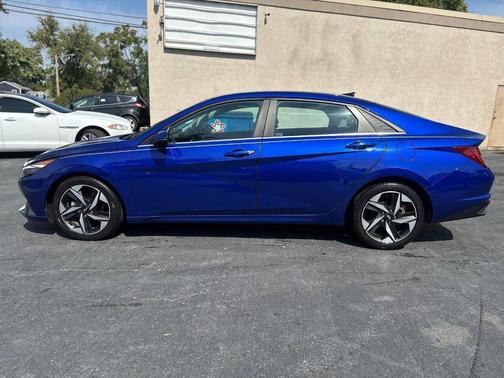 2021 Hyundai ELANTRA Limited