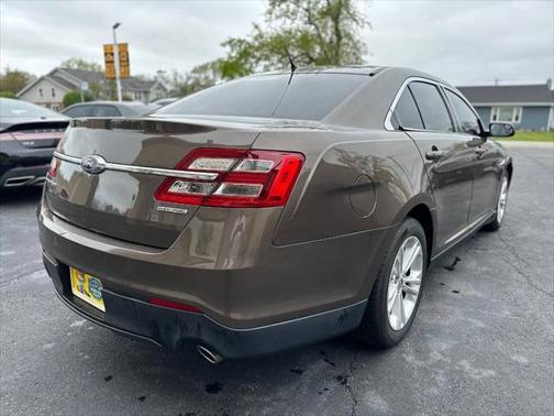 2015 Ford Taurus SE