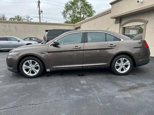 2015 Ford Taurus SE