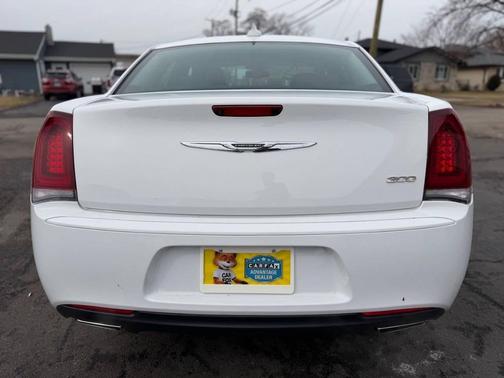 2019 Chrysler 300 Touring