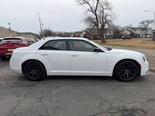 2019 Chrysler 300 Touring
