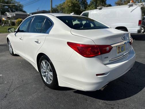 2015 INFINITI Q50 Premium