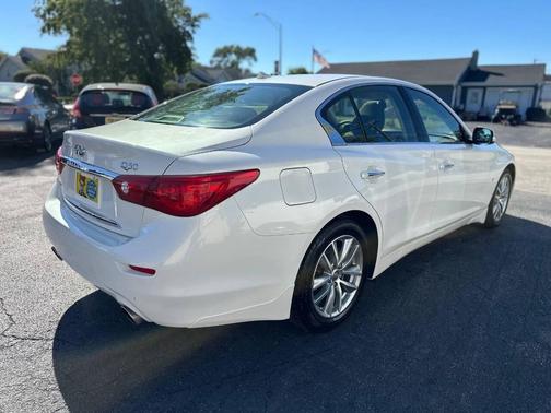 2015 INFINITI Q50 Premium