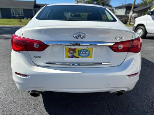 2015 INFINITI Q50 Premium