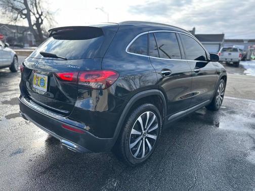 2021 Mercedes-Benz GLA 250 Base 4MATIC
