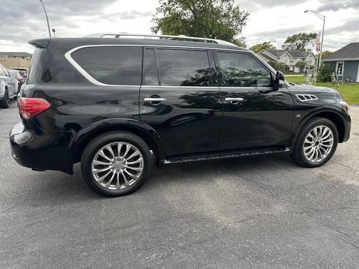2017 INFINITI QX80 Limited