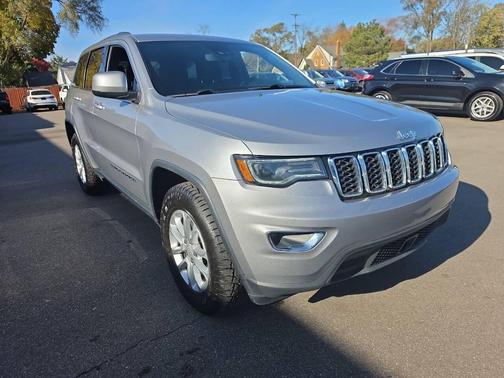 2021 Jeep Grand Cherokee Laredo
