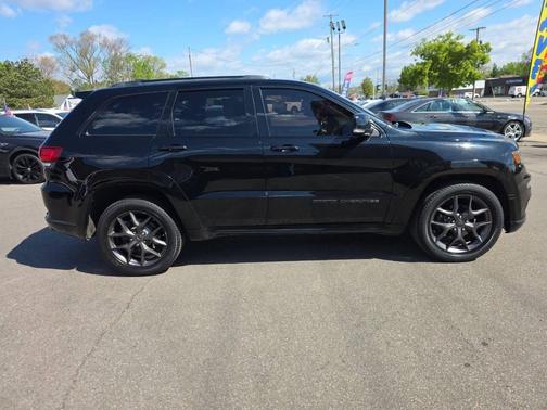 Diamond Black Crystal Pearlcoat 2020 Jeep Grand Cherokee Limited X