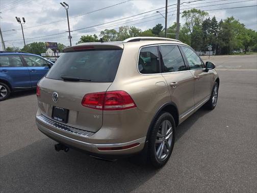 2016 Volkswagen Touareg VR6 Lux
