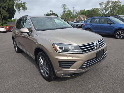 2016 Volkswagen Touareg VR6 Lux