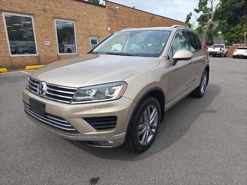 2016 Volkswagen Touareg VR6 Lux