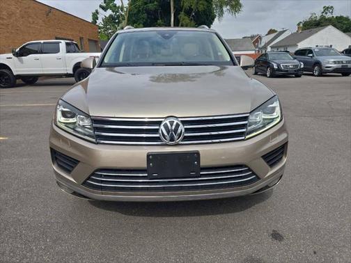 2016 Volkswagen Touareg VR6 Lux