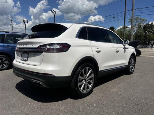 2019 Lincoln Nautilus Select