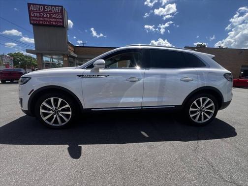 2019 Lincoln Nautilus Select