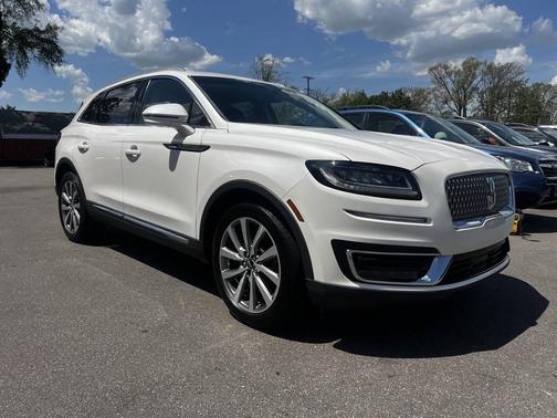 2019 Lincoln Nautilus Select