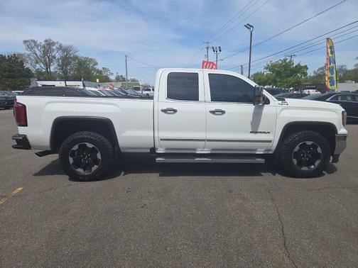 Summit White 2017 GMC Sierra 1500 SLT