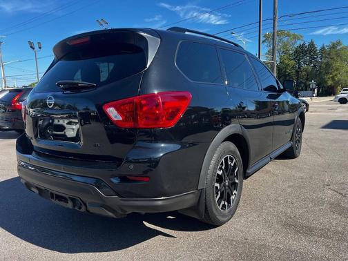 2020 Nissan Pathfinder SL 2WD